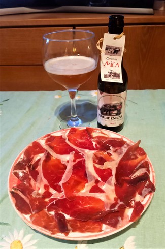 Con el platazo de jamón 5 J´s
