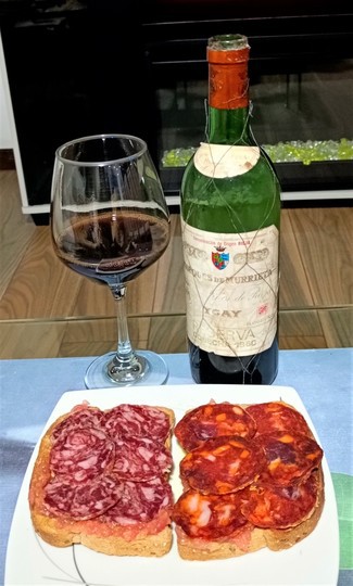 Con las tostas de embutidos ibéricos