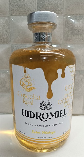 Rico hidromiel de pitahaya