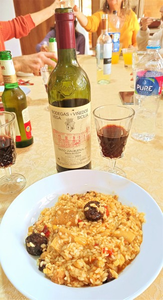 Con el meloso de callos, manitas y costilla