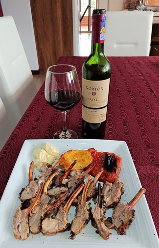 Con el rack de ternero al horno con all-i-oli