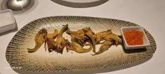 Alcachofas del Prat crujientes con romesco 'media ración)