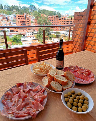 Con el aperitivo variado