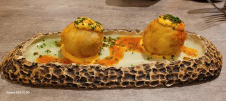 Croquetas de papa canaria rellena de ternera al aji dulce