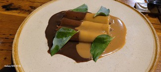 Canelones de liebre a la royal