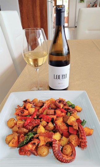 Con el pulpo y las patatitas