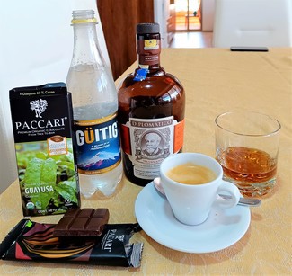 Con un café expreso y un chocolate Pacari (60% cacao) de guayusa