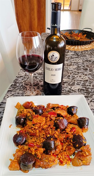 Con el arroz de costilla y morcilla