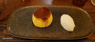 Flan cremoso de yemas de huevo con nata