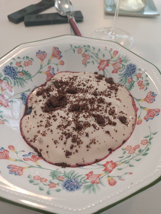 Espuma de castaña con frutos rojos