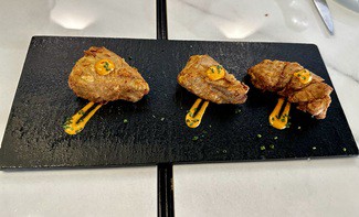 Ventresca de atún rojo frita con Kimchi