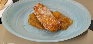 Xuixo de Can Castelló a la brasa con chutney manzana granny