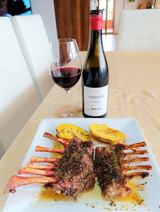 Con el rak de cordero al horno con sus patatitas.
