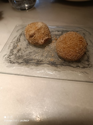 buñuelo relleno de chocolate