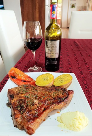 Con el Porterhouse steak de 1 Kg al romero.