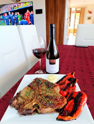 Con nuestro Porterhouse steak de 1 Kg al romero con pimientos y all-i-oli