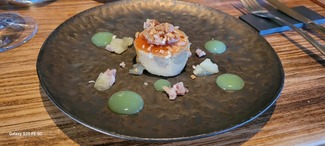 Micuit de foie (curado con sal de anchoa) con butifarra dulce y manzana verde.