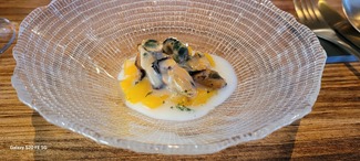 Ensalada de mejillones y mango