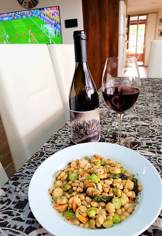 Con unos frijolitos blancos con vieiras, trigueros y ajitos