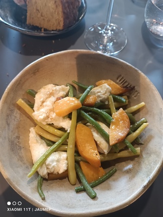 Ensalada de melocotón i judias tiernas