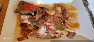 Gallo de San Pedro al horno