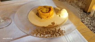 Tatin de manzana caçadors con helado de vainilla