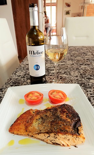 Con el salmón plancha