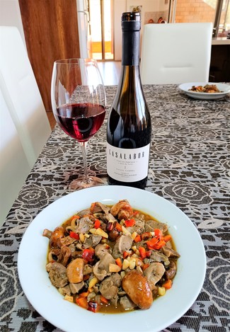 Con un guisito de mollejas de pollo y portobellos.