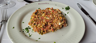 Steak tartar emplatado