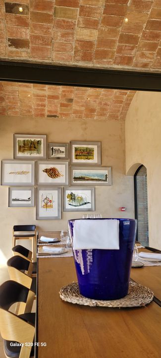 Vista parcial del fondo del comedor desde nuestra ubicación