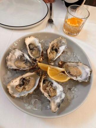 ostras y vermut