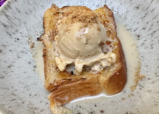 Torrija de horchata con helado