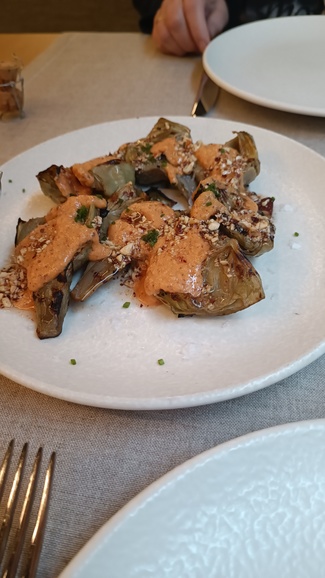 Alcachofas con romescu