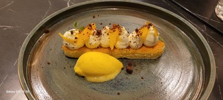 Naranja sanguina, pan de Génova. Chocolate blanco y sorbete de naranja, pimienta