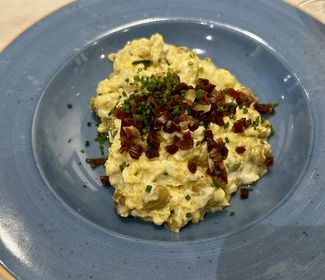 Revuelto de habas con jamón