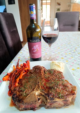 Con el Porterhouse steak de 1 Kg al romero.