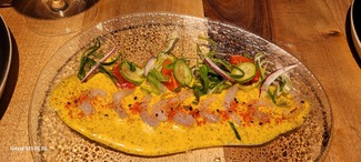 1/2 ración de Tiradito de gamba blanca con leche de tigre de maracuyá