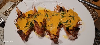 Gambones a la brasa con mantequilla de ñoras