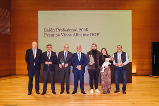 Restaurante Cisoria de Villena y Bodegas Amorós de Elche, premios Vinos Alicante DOP 2024.