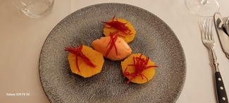 Naranja macerada con Cointreau y helado