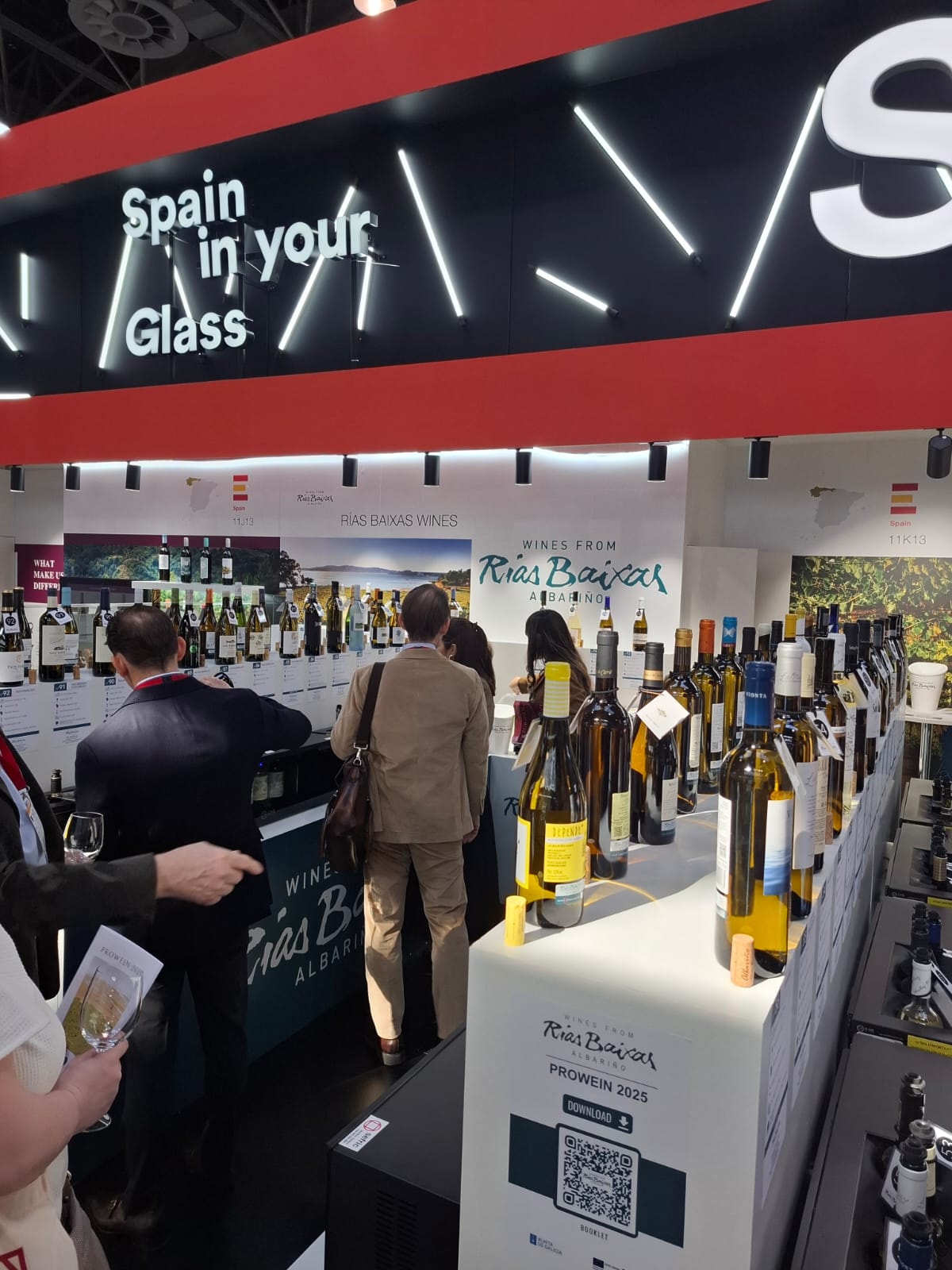 La D.O. RÍias Baixas brilla en Prowein 2025 con más de un centenera de vinos