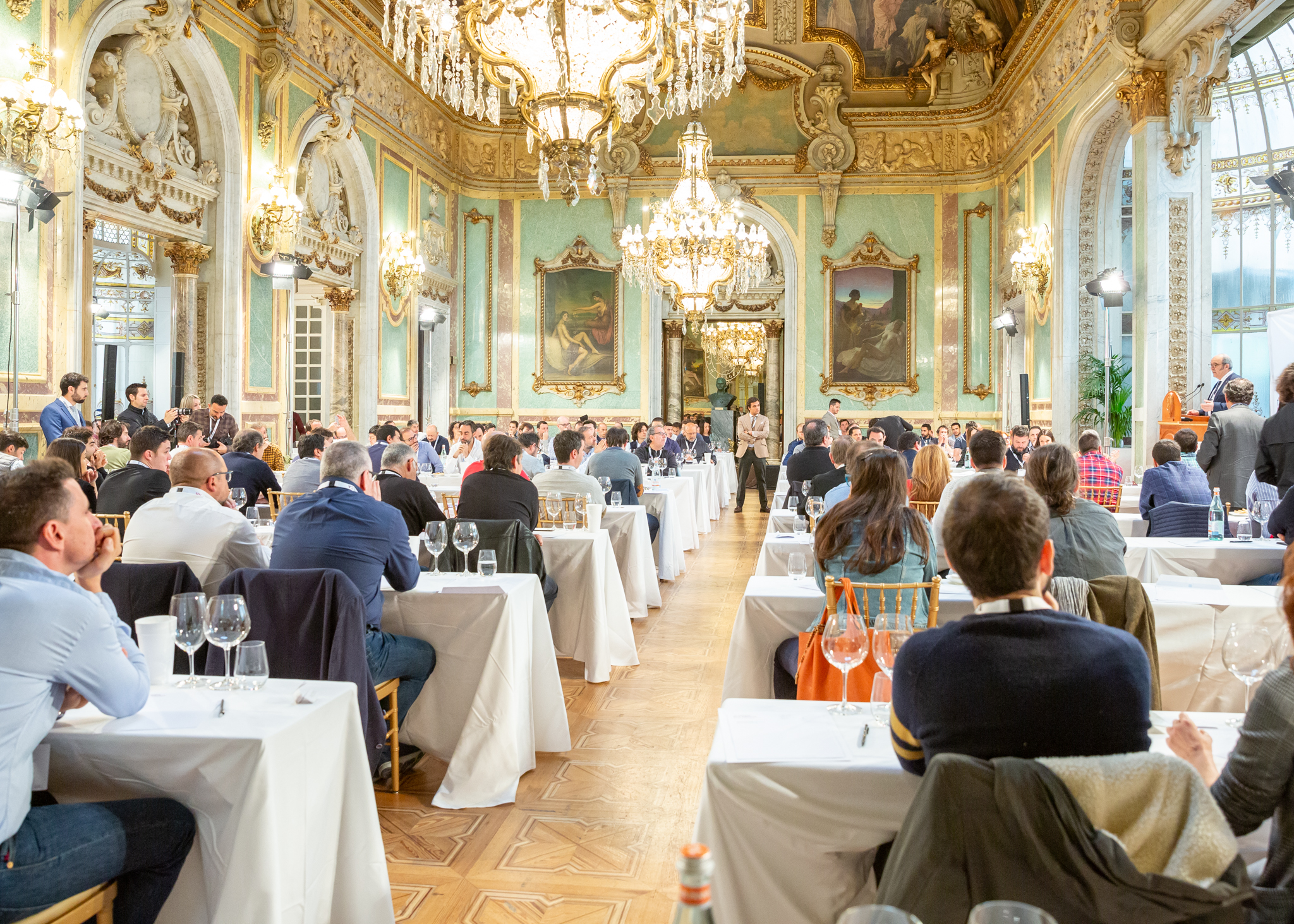 El 17º Premio Vila Viniteca de Cata por Parejas amplía plazas y sube a 50.000 euros