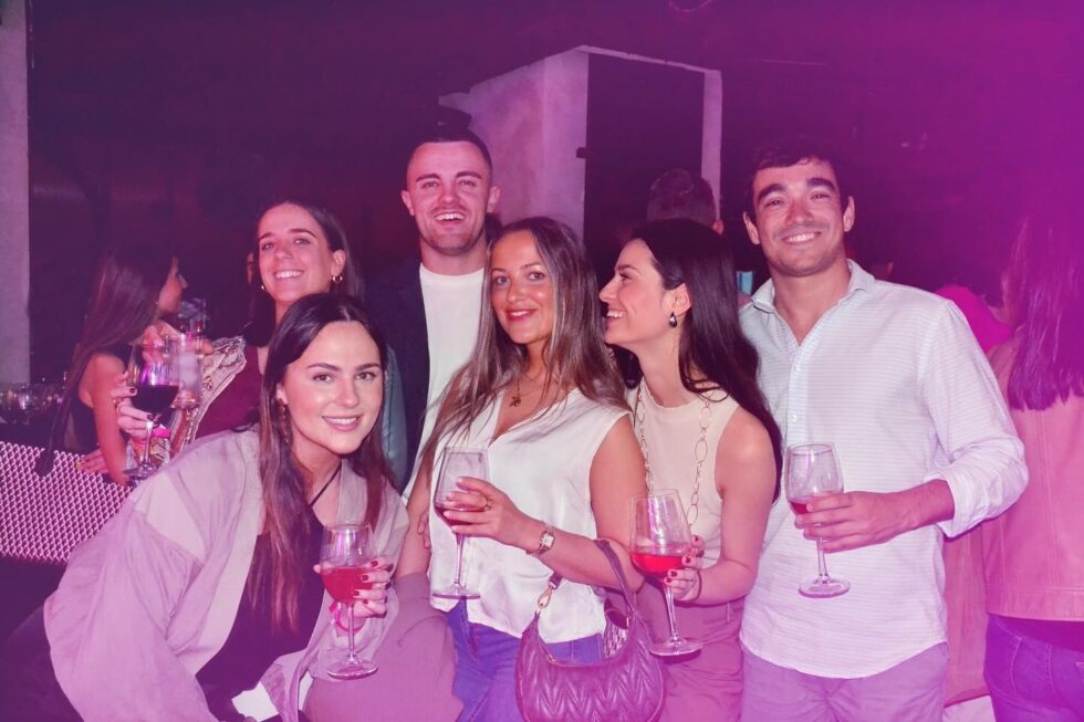 Navarra tiñe de rosa Málaga y Madrid con su Roseteo