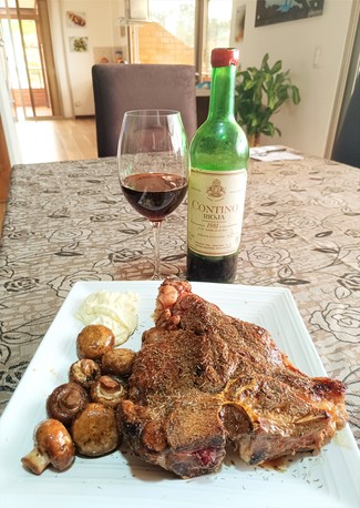 Con el Porterhouse🥩 al tomillo🍃con Portobellos 🍄‍🟫y all-i-oli🧄