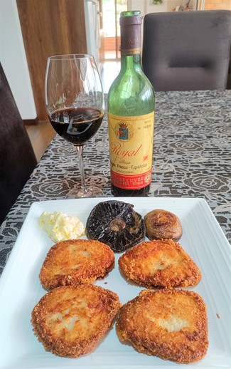 Con unas milanesas de pollo con portobellos y all-i-oli.