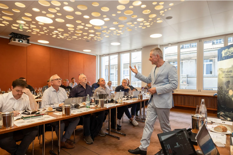 El lujo suizo se rinde a la calidad y excelencia de los vinos de Rioja en su "Prestige Tasting"