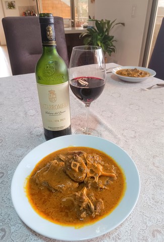 Con un suculento rabo de toro.