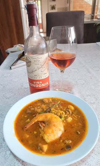 Con un arroz caldoso de langostinos