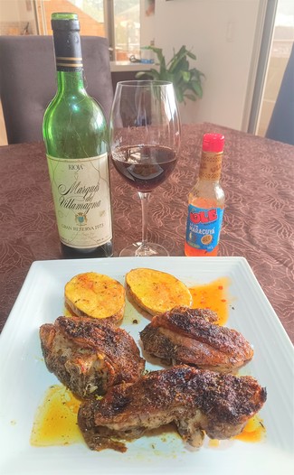 Con unos contramuslos de pavo al horno con papas chaucha y ají de maracuyá