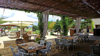 porche y terraza, fotografia de su página web